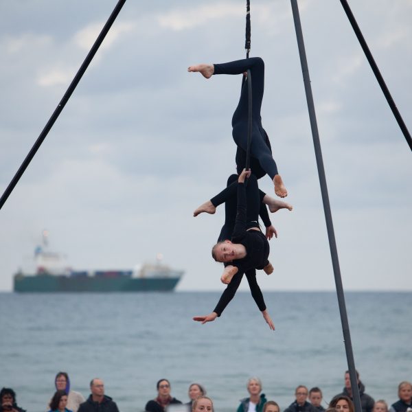 Image of acrobats at mapali 2019
