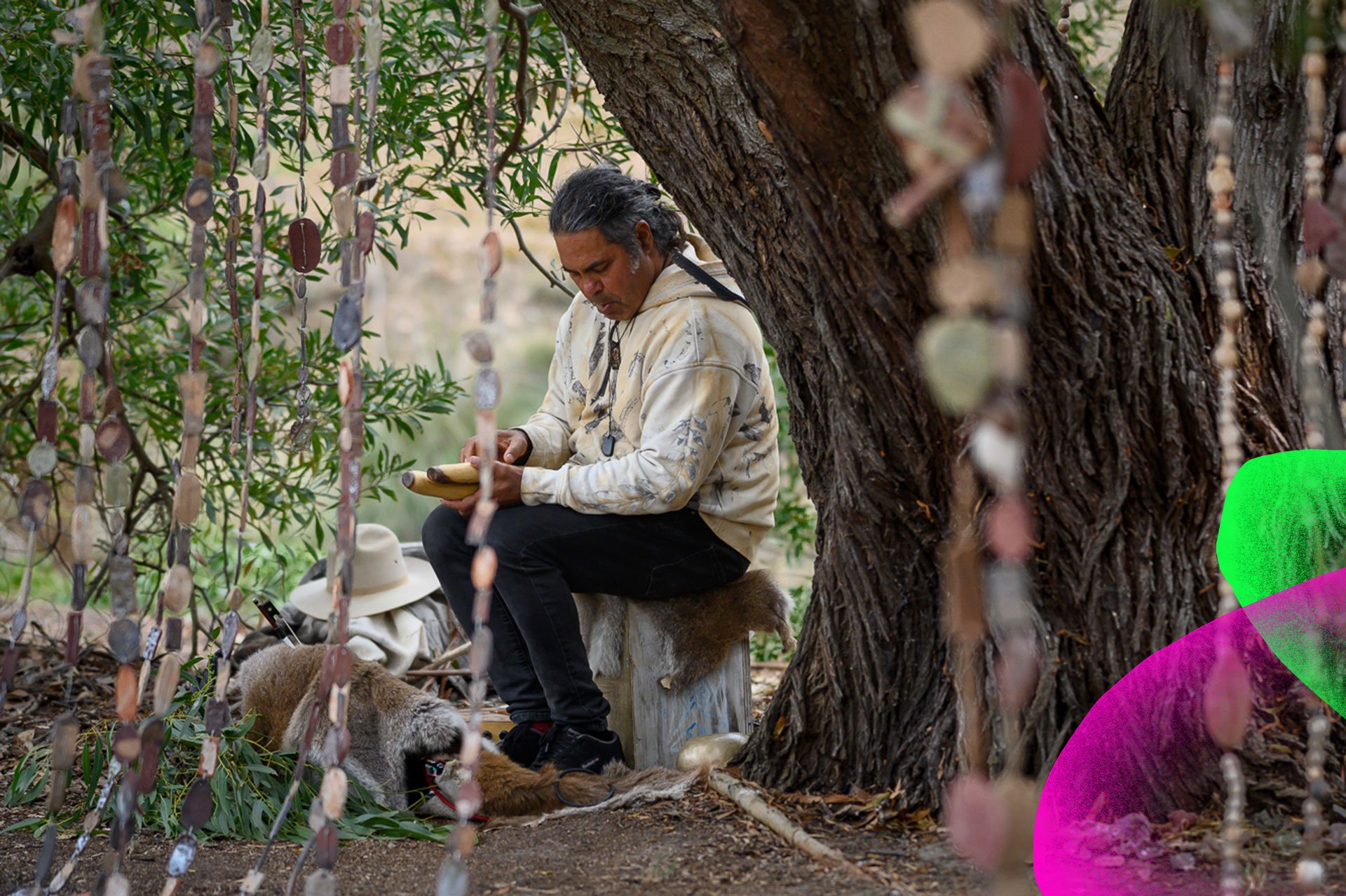 Performance image from lakapawa lakaratu: centring seasonality, musician in motion